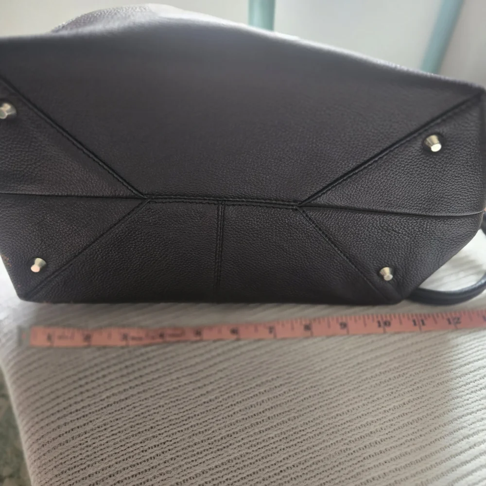 Harley-Davidson Women's Tan and Black Leather Bag and Wallet - Picture 4 of 11